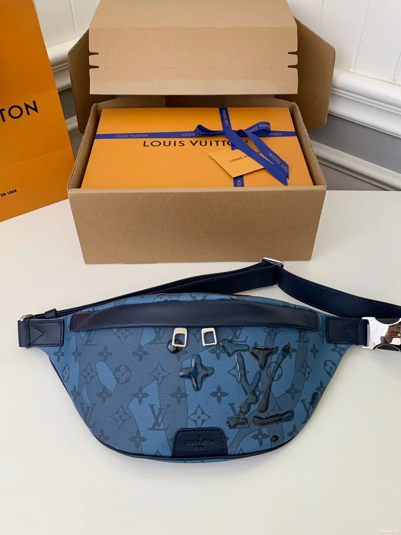 BUMBAG LOUIS DISCOVERY VUITTON 0515